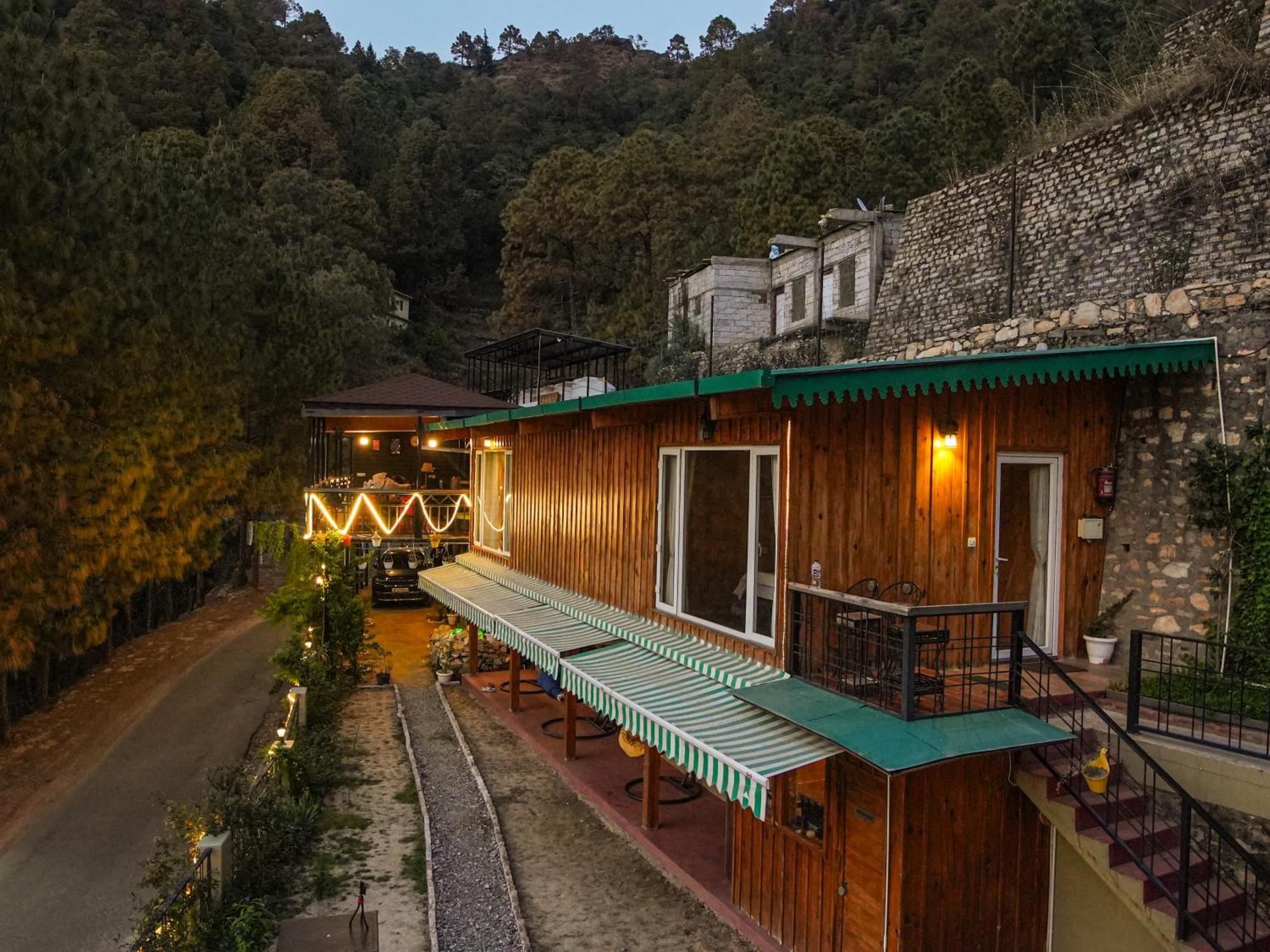 Thehimalayanliving Whistling Pines 호텔 무크테슈와르 외부 사진